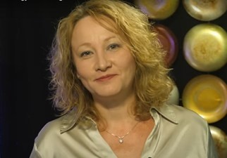 025 Gombár Gabriella