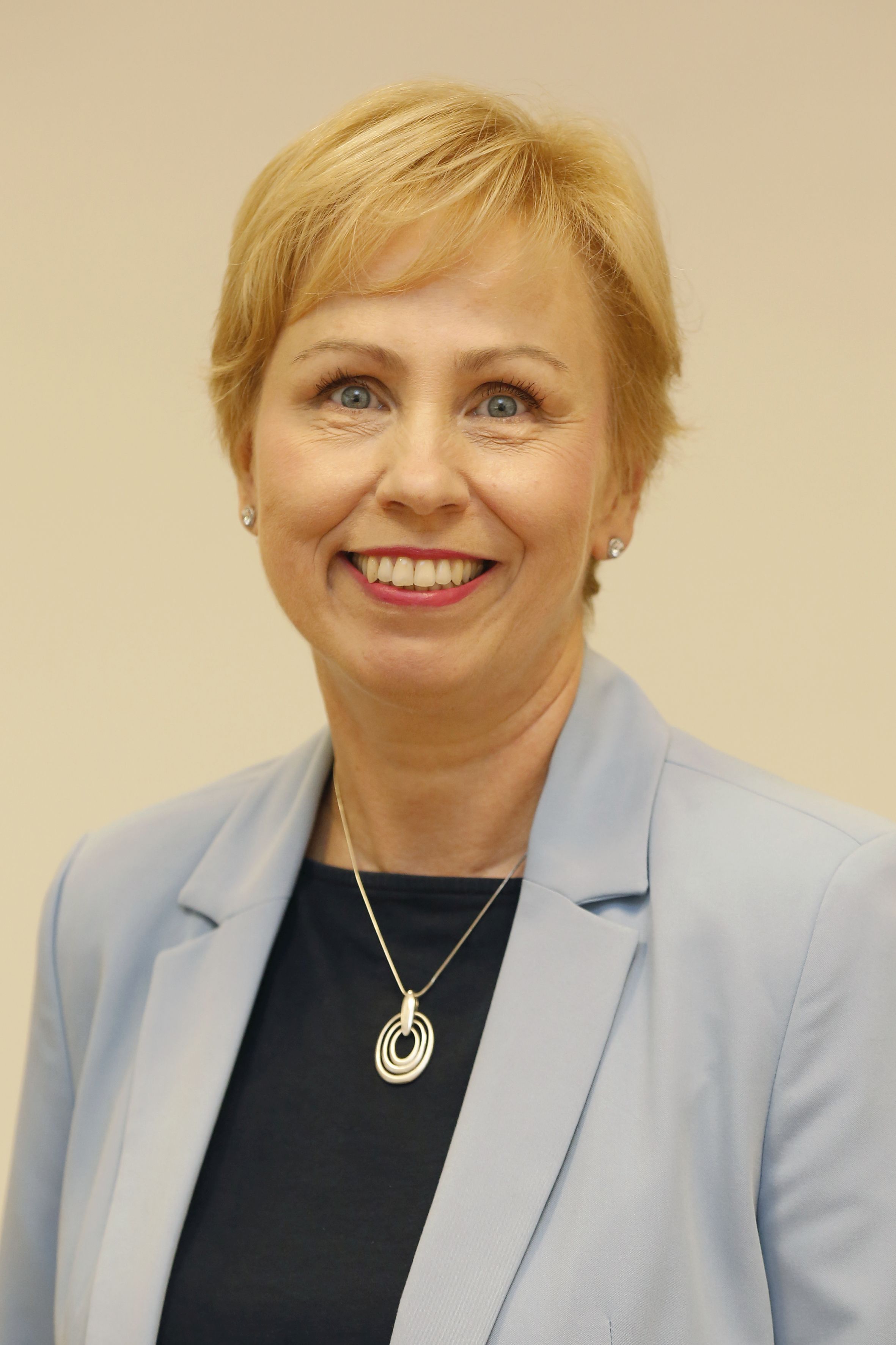 036 Dr. Csikós Ágnes